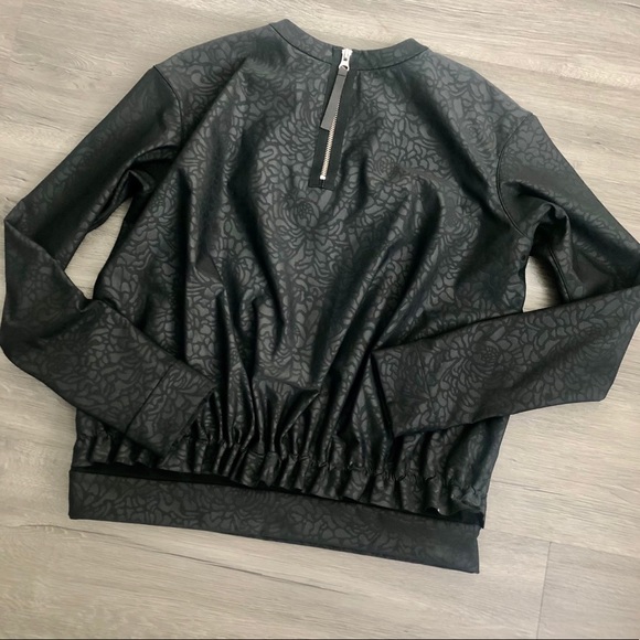 Lululemon Departure Top Petal Camo Embossed Black - Picture 4 of 16